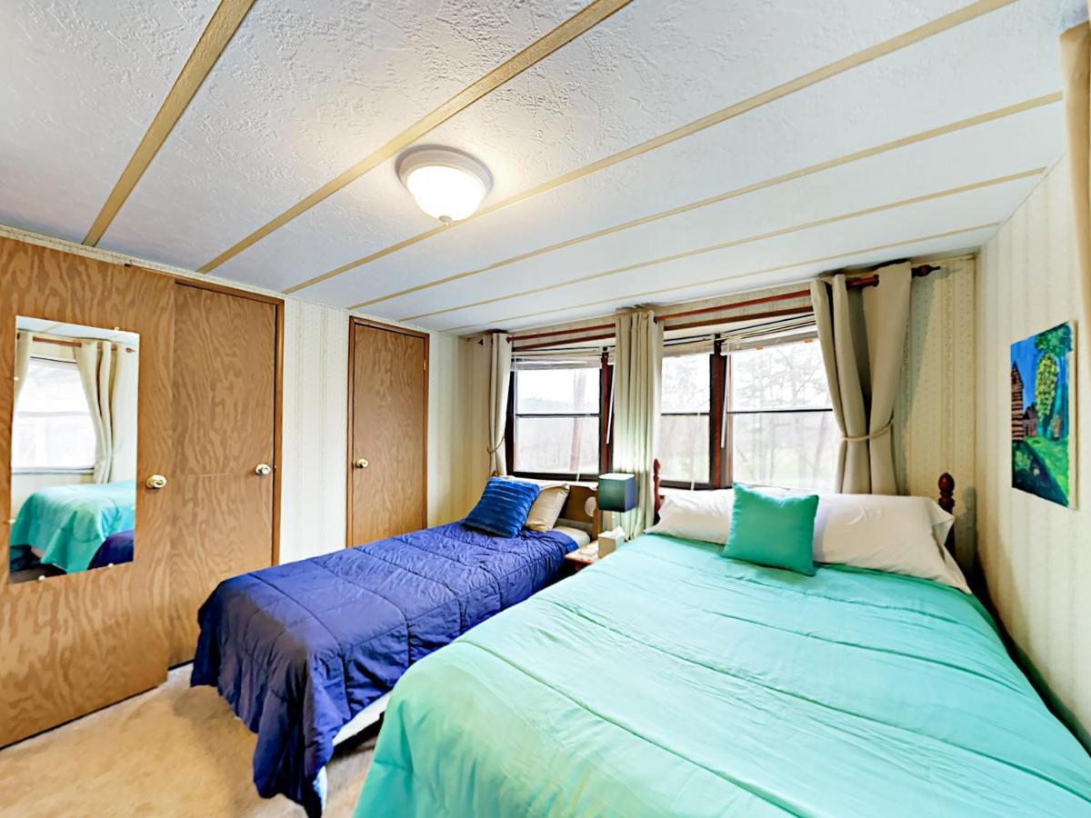 Serenity Views Bungalow - Close To City And Parkway! Villa Weaverville Bagian luar foto